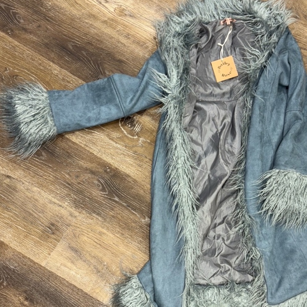 Stylish Gray Faux Fur Trimmed Coat